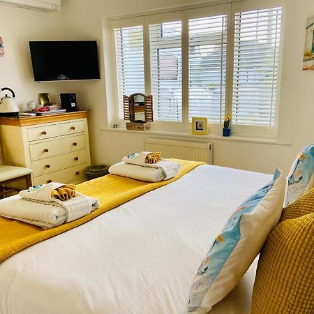 Avon Beach Bed & Breakfast Christchurch  Extérieur photo